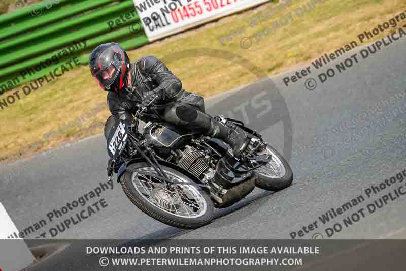 Vintage motorcycle club;eventdigitalimages;mallory park;mallory park trackday photographs;no limits trackdays;peter wileman photography;trackday digital images;trackday photos;vmcc festival 1000 bikes photographs